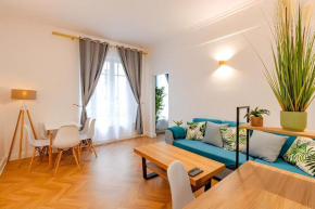 Loft à 2 pas des Champs Elysées et de la Défense!